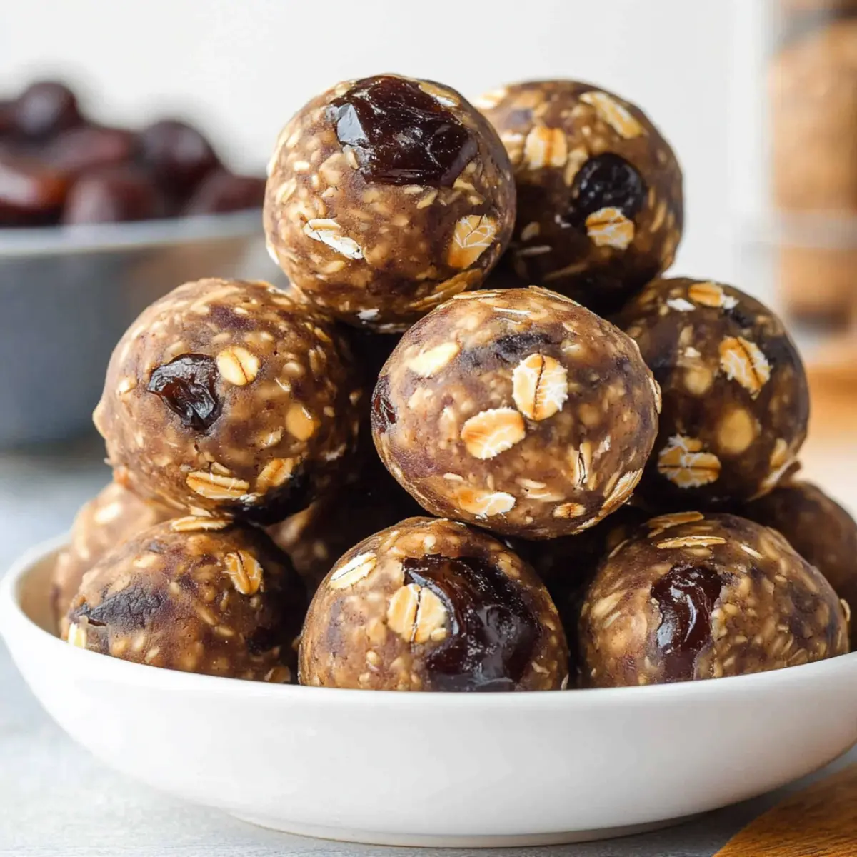 Delicious Oat Peanut Butter Date Balls: Easy No-Bake Energy Treats 2