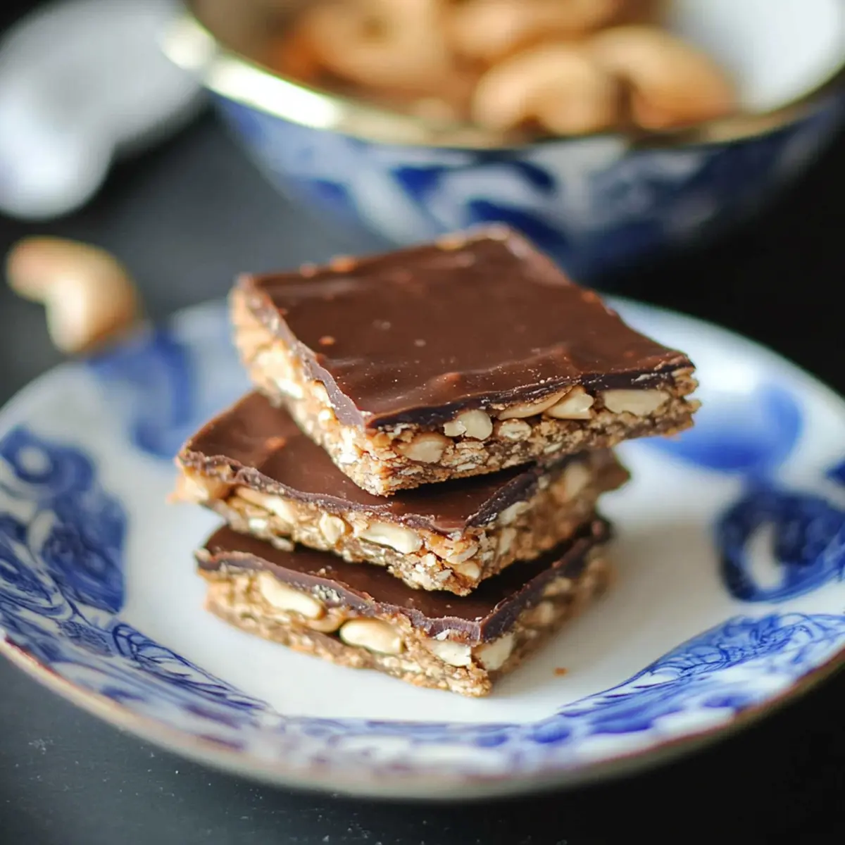 Irresistibly Easy No Bake Cashew Candy Bars for Healthy Snacking 2 kqw4eejwza0elqn3iqar